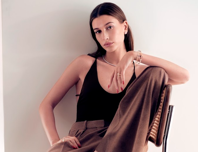 Tiffany & Co. Lança Campanha Para a Coleção T, a Primeira a Apresentar Hailey Bieber Como a Embaixadora da - imagem 2