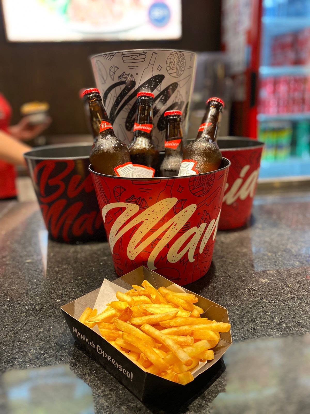 Top Center Shopping reúne música ao vivo e preços especiais nos restaurantes para curtir o Happy Hour
