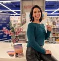 Lorena Alves Lacerda em seu lançamento em SP, na Livraria da Vila