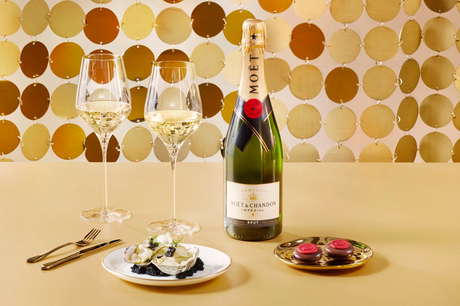 ALGO ESTÁ BORBULHANDO: NOVOMOËT & CHANDON CHAMPAGNE BAR NA HARRODS, LONDRES - imagem 4