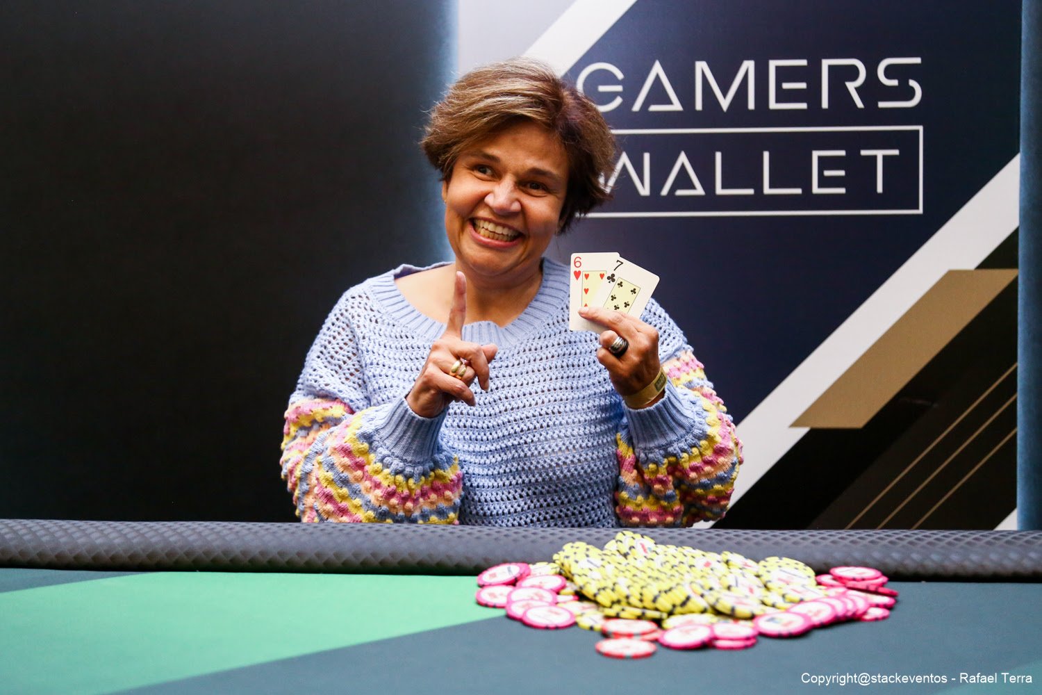Cláudia Rodrigues revela que jogar pôquer diariamente ajuda a aliviar sintomas de doença