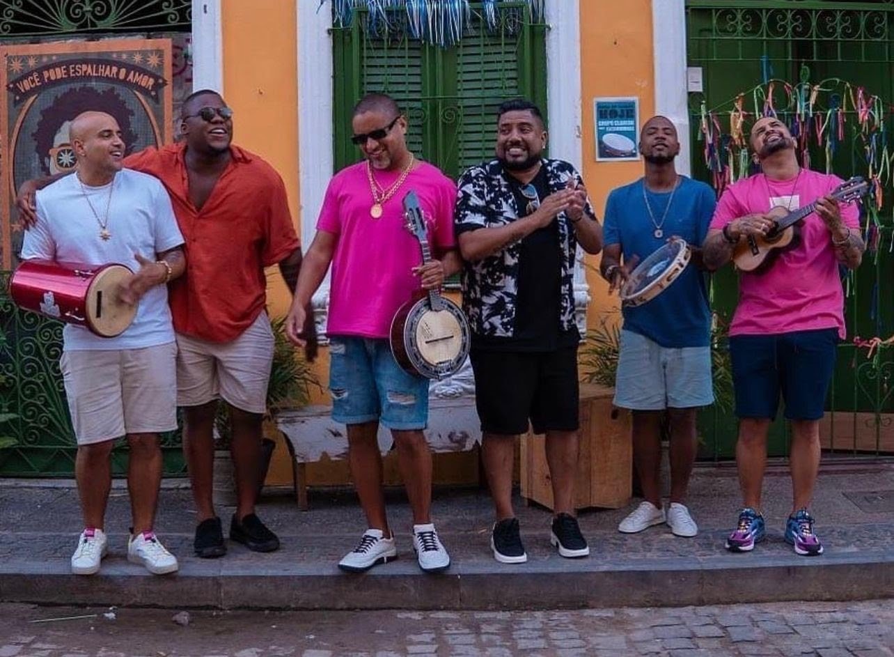 Com as presenças de Comprade Washignton e Filipe Escandurras, Grupo Clareou lança clipe gravado em Salvador