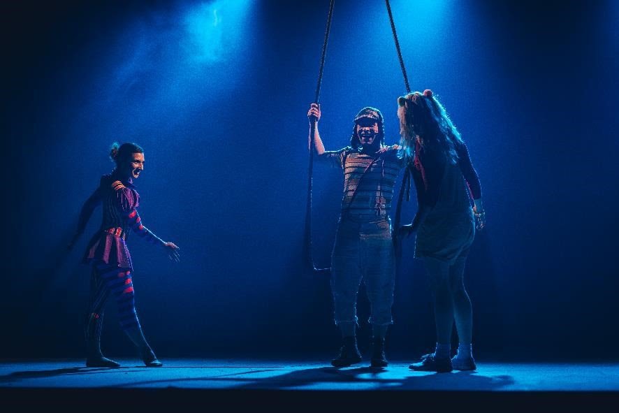 COM PROJETO ORIGINAL DA VILA NO PALCO, CHAVES – UMA AVENTURA NO CIRCO É UM ESPETÁCULO CIRCENSE E TEATRAL