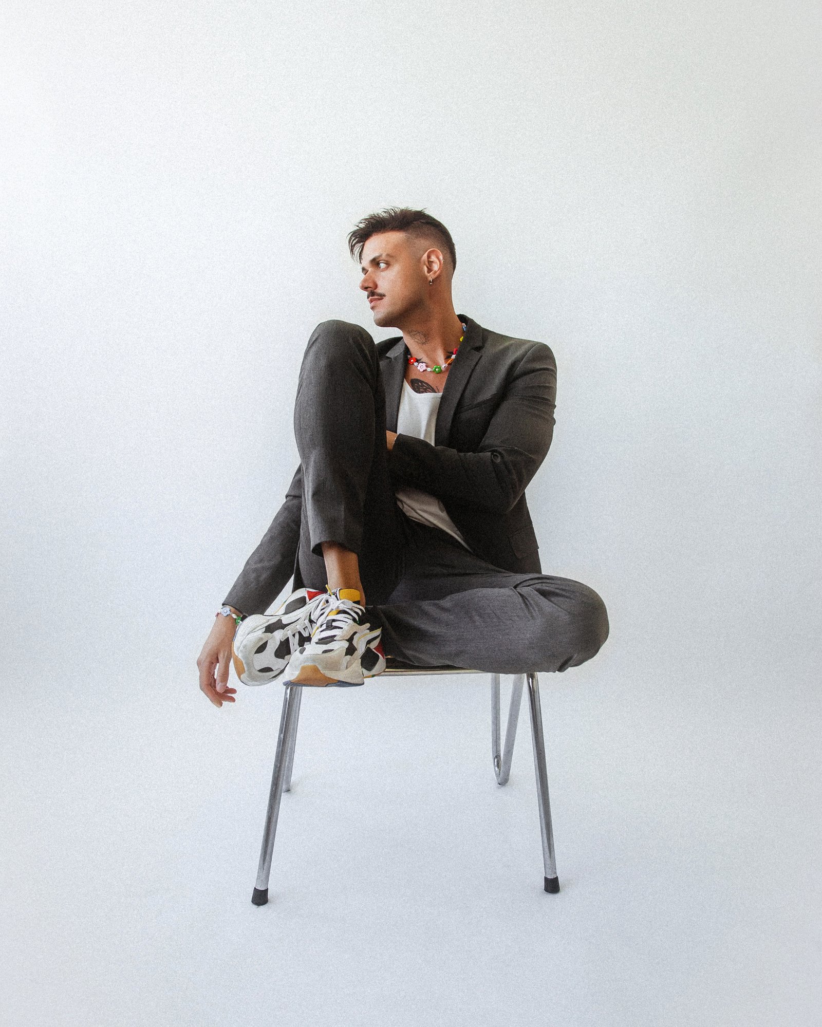Comemorando o aniversário em Portugal, cantor e compositor PHIL lança o single “Lembra” - imagem 3