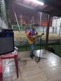 O carpinteiro Adilton Ramos, conhecido como Dito, canta como hobby entre amigos e também para colegas de obra