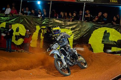 Dois pilotos da Husqvarna Power Husky se machucam no Arena Cross, em Caraguatatuba - imagem 6