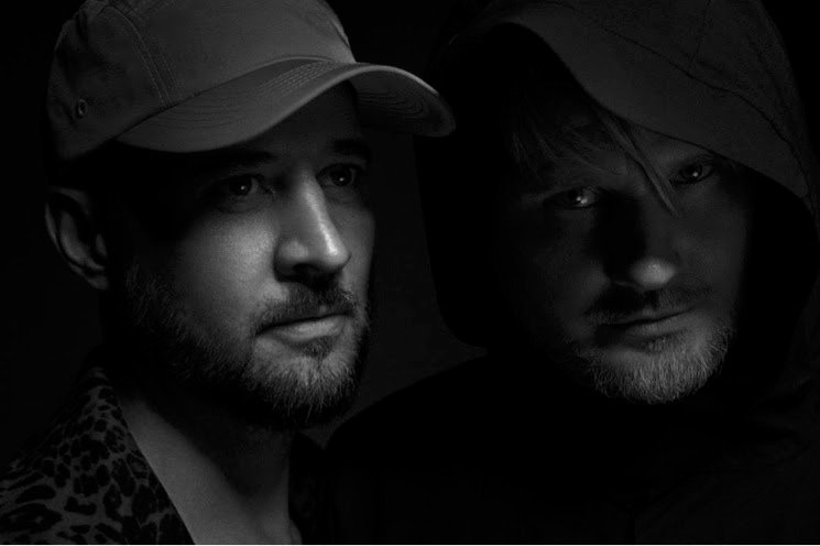 DUPLA LENDÁRIA RÖYKSOPP LANÇA PROFOUND MYSTERIES REMIXESDISPONÍVEL EM 8 DE JULHO DE 2022 - imagem 2