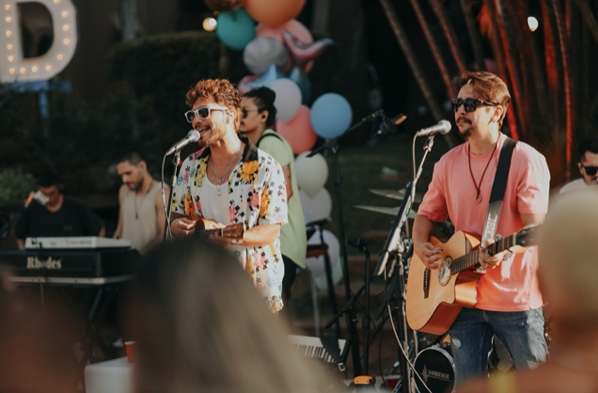 Em ritmo de festa, Bruninho e Davi lançam regravação especial da música "Saideira", de Shank