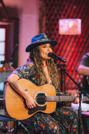 Lauana Prado lança a inédita "Elevador", novo single do álbum "Raiz" - imagem 3
