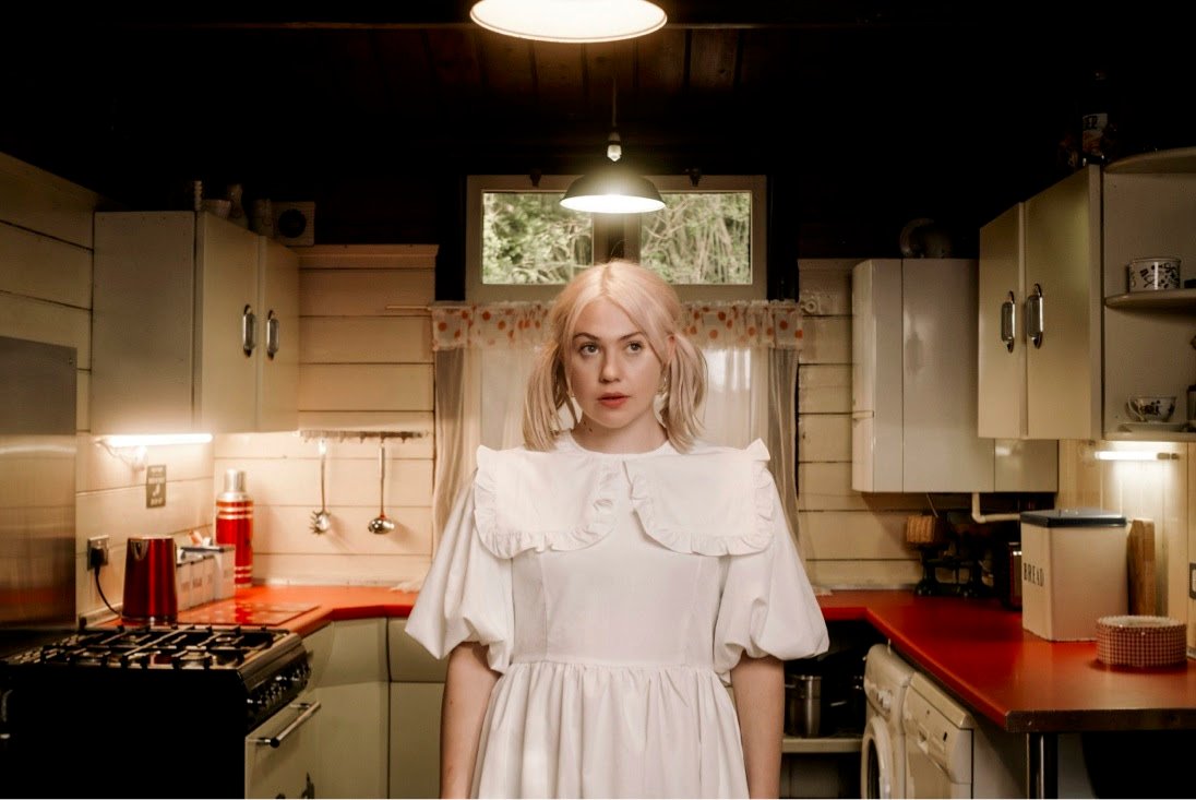 Lauran Hibberd compartilha um novo teaser para seu álbum: ‘That Was A Joke’, disponível dia 22 de Julho via - imagem 3