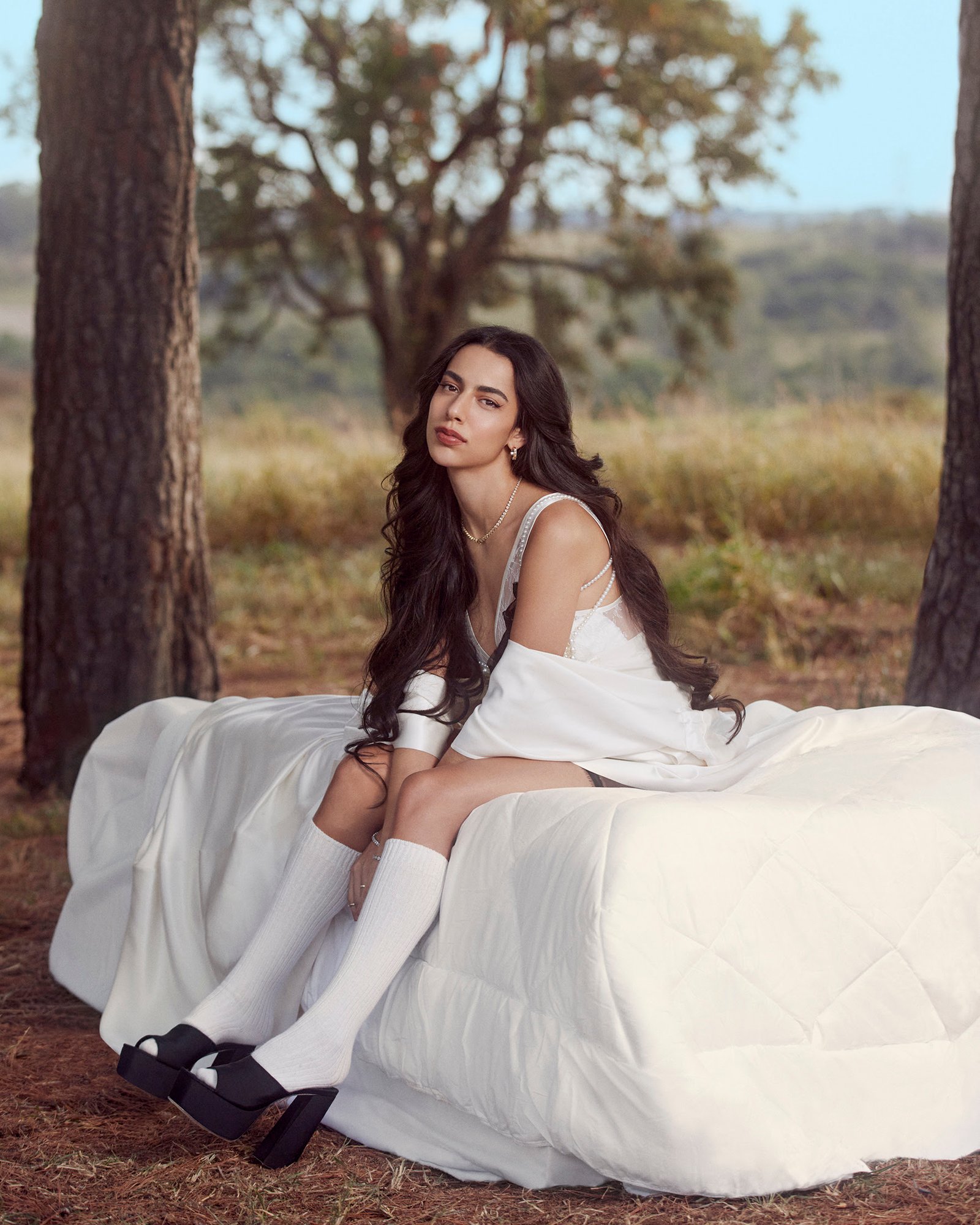 Marina Sena estrela capa digital da Glamour Brasil de julho