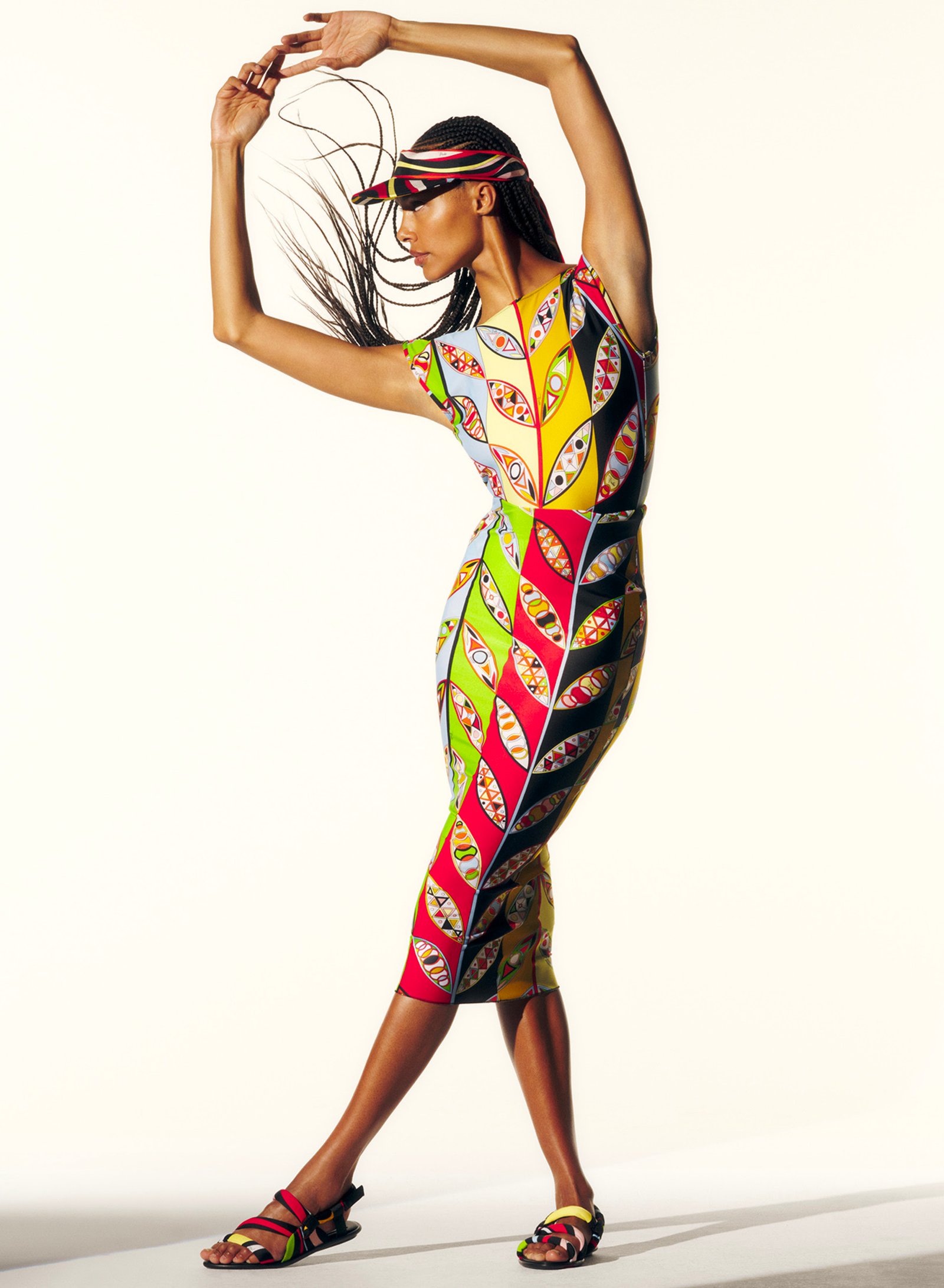 Pucci aposta em estampas vibrantes e elegância atemporal