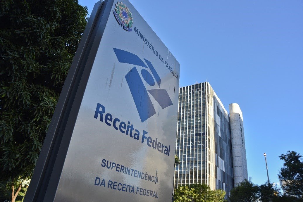 Receita Federal: expectativa por lançamento de edital estende o tempo para preparação dos candidatos; canal
