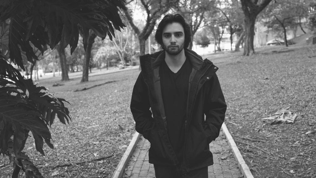 Tom Martin lança seu primeiro trabalho como cantor