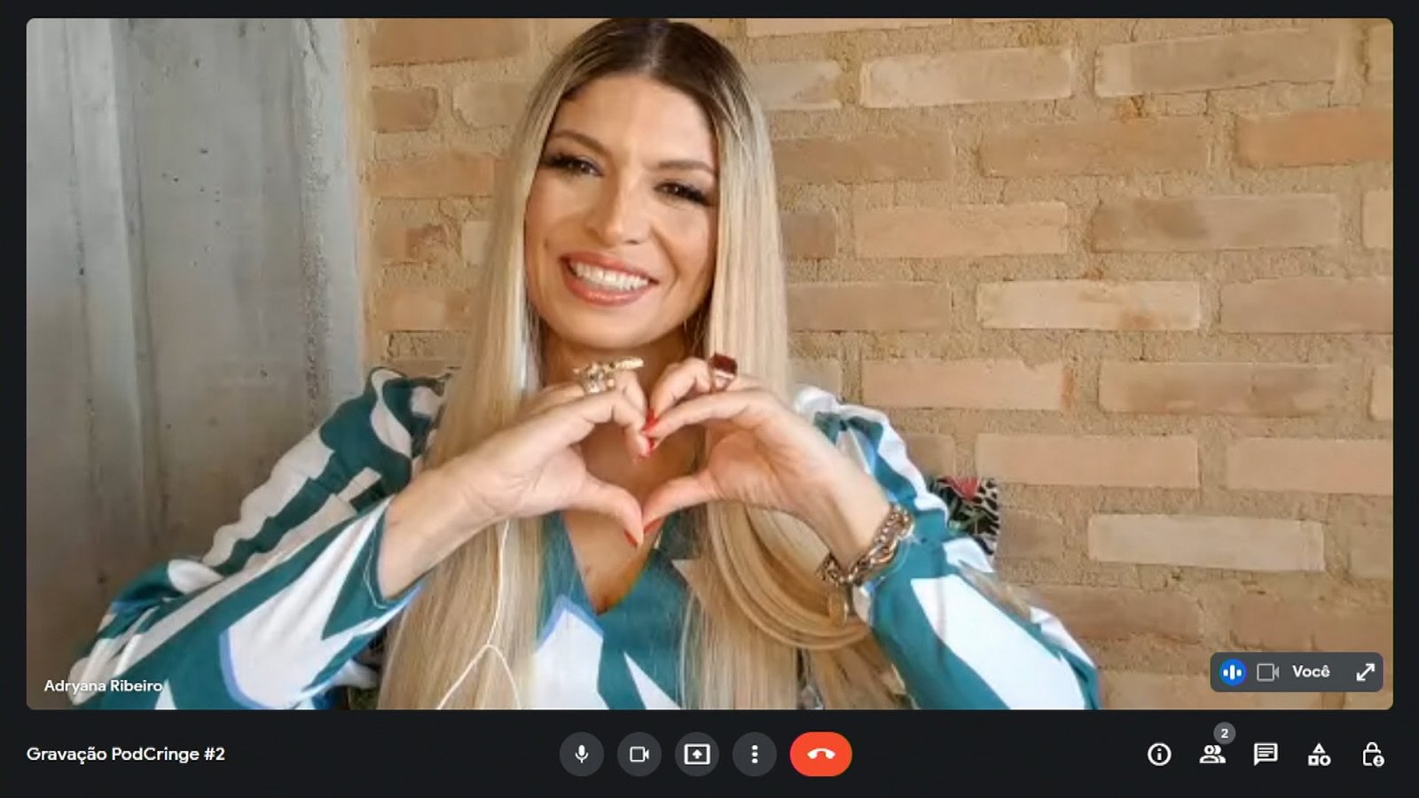 AO ‘PODCRINGE’, ADRYANA RIBEIRO REVELA: “CLODOVIL NUNCA ME PERDOOU POR TER GRAVADO PAGODE” - imagem 3