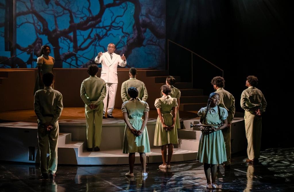 Carol Roberto comemora estreia de “Marrom, O Musical” - imagem 2