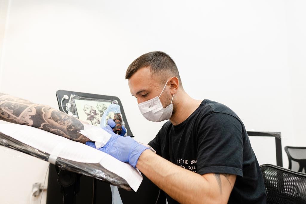 DICAS PARA DEIXAR SUA TATUAGEM BONITA A LONGO PRAZO