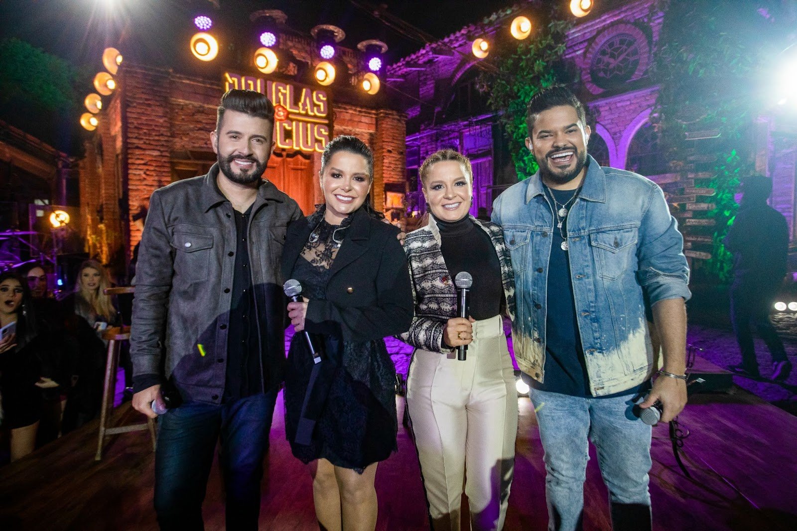 DOUGLAS & VINÍCIUS E MAIARA & MARAISA JUNTOS NA INÉDITA "FUTURO"