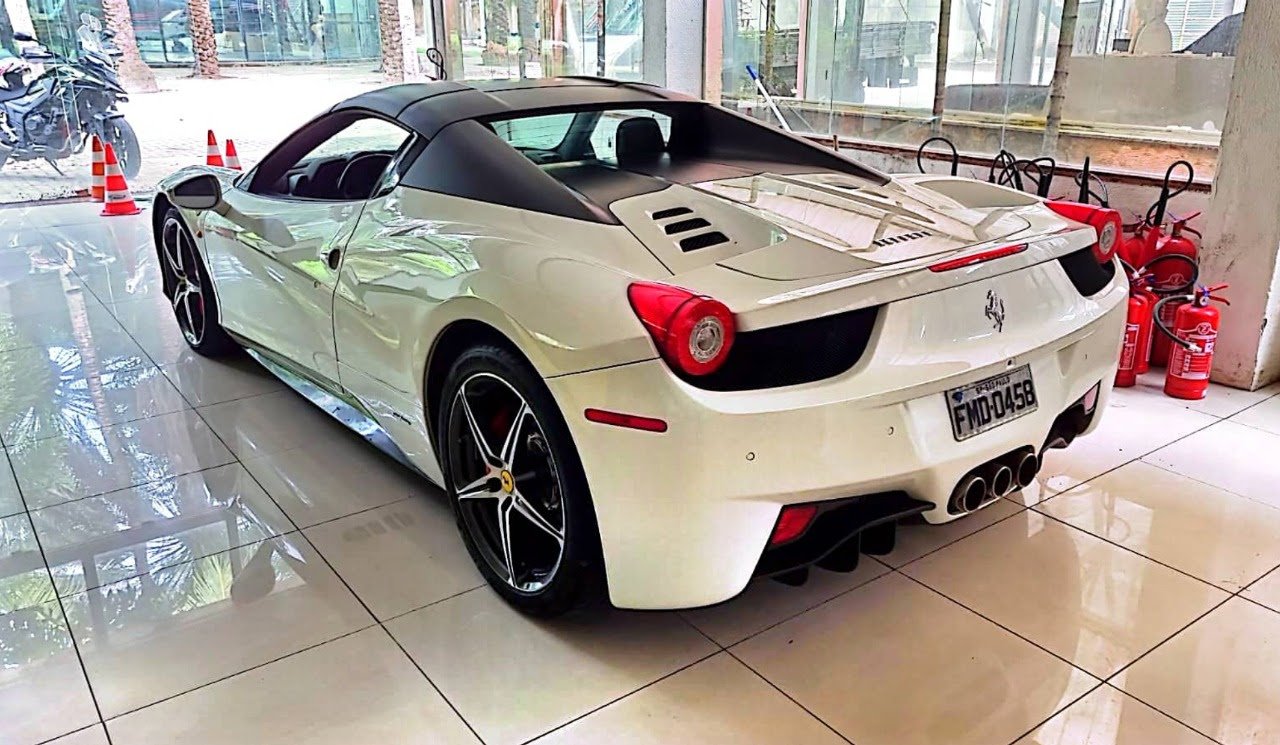 Ferrari 458 Spider vai a leilão por R$ 2,7 milhões - imagem 3