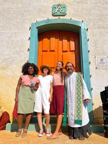 Julia Mendes está de volta à TV no papel da sacristã Anita, em Mar do Sertão: ‘Muito diferente de tudo que já - imagem 2