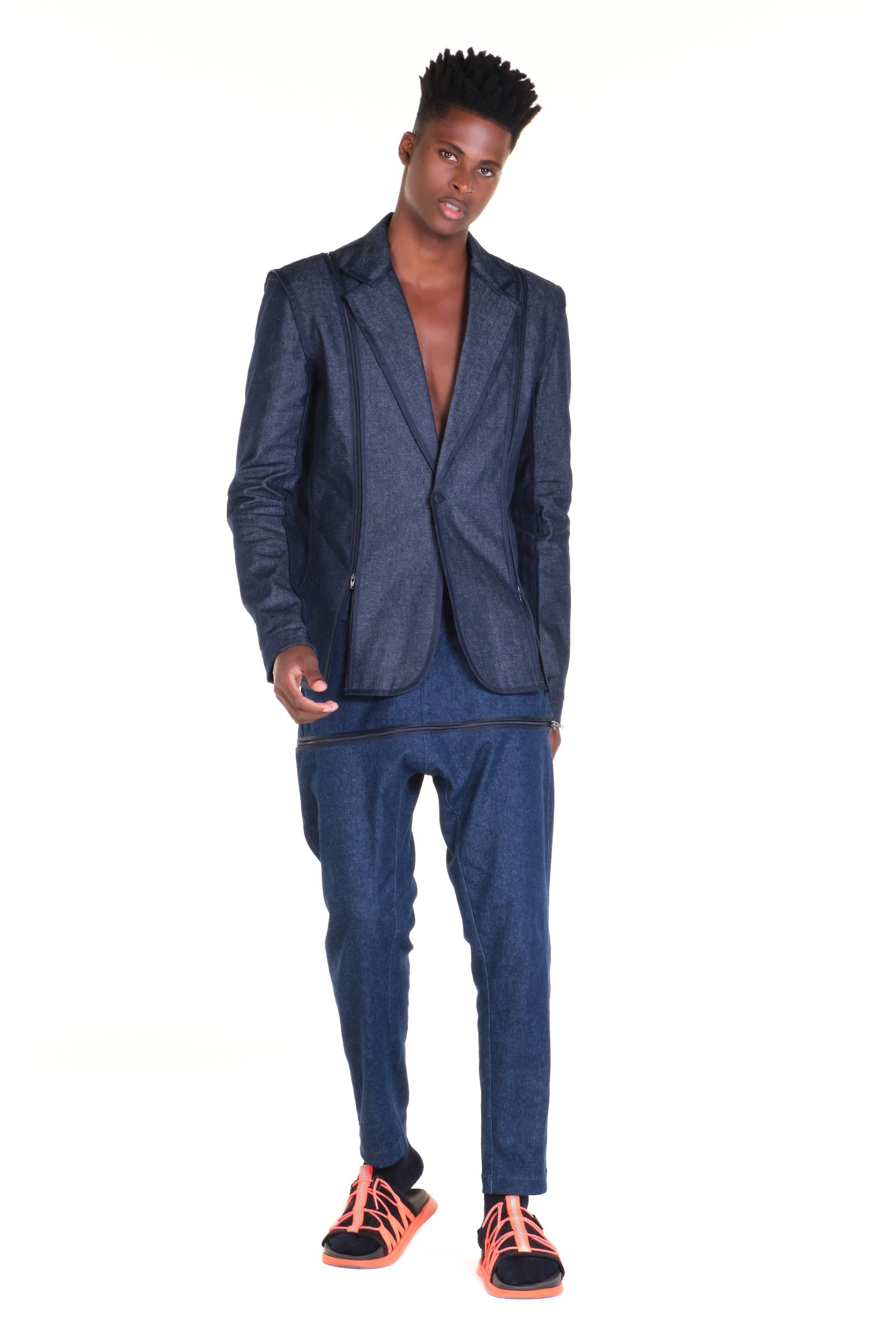 Santista Jeanswear em conjunto com estilista Jorge Feitosa apresenta alfaiataria no denim