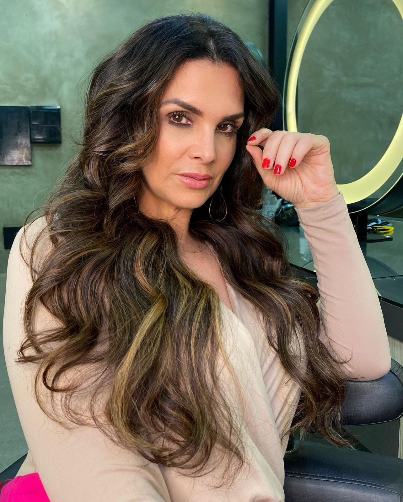 Chris Malaquias, Expert em transformações concorre ao prêmio “Morena Iluminada” - imagem 2