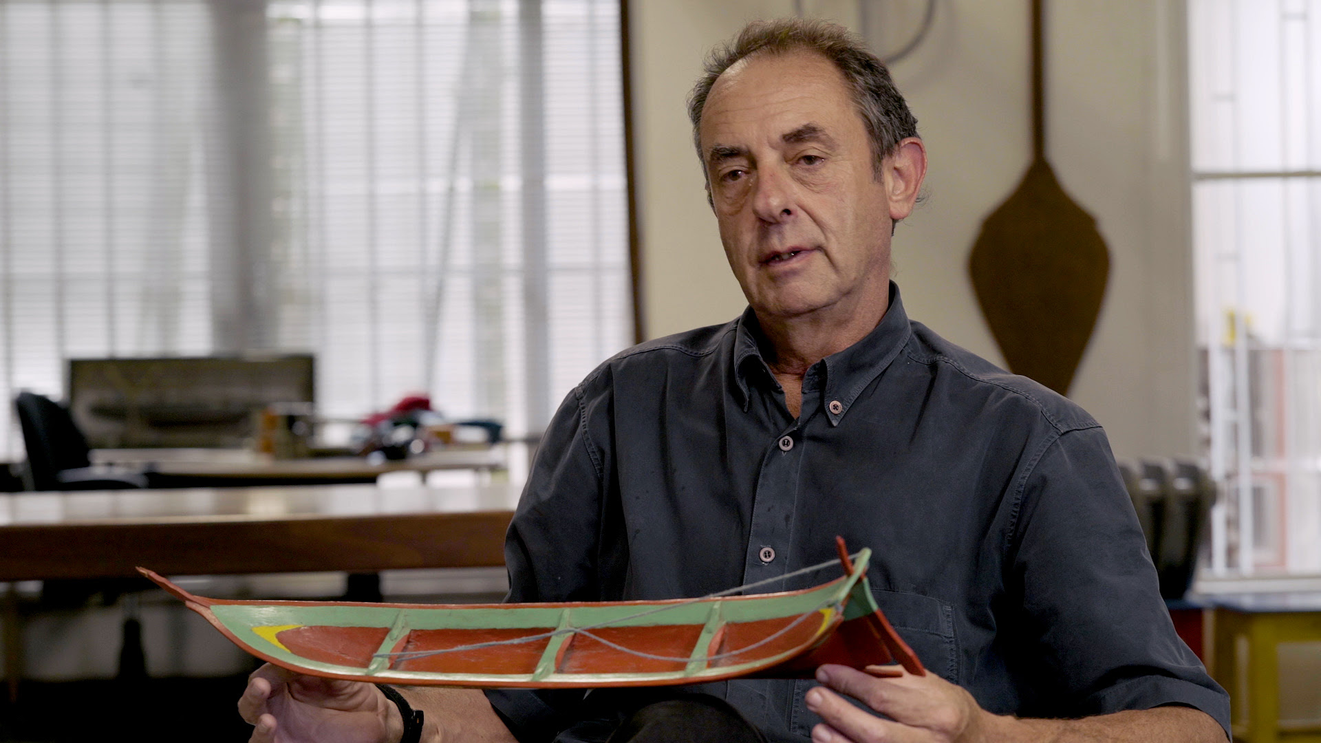 Navegador Amyr Klink revela patrimônio naval brasileiro em nova série do SescTV