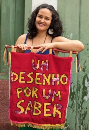 Oficina gratuita de desenho traz interação com o público e retratos que podem ser guardados como recordação
