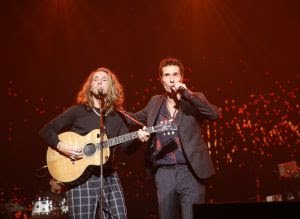 "Primeiros Erros" em outra vibe: Capital inicial e Vitor Kley - imagem 2