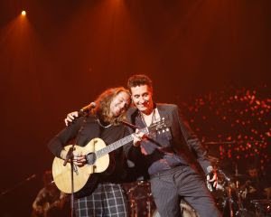 "Primeiros Erros" em outra vibe: Capital inicial e Vitor Kley - imagem 3