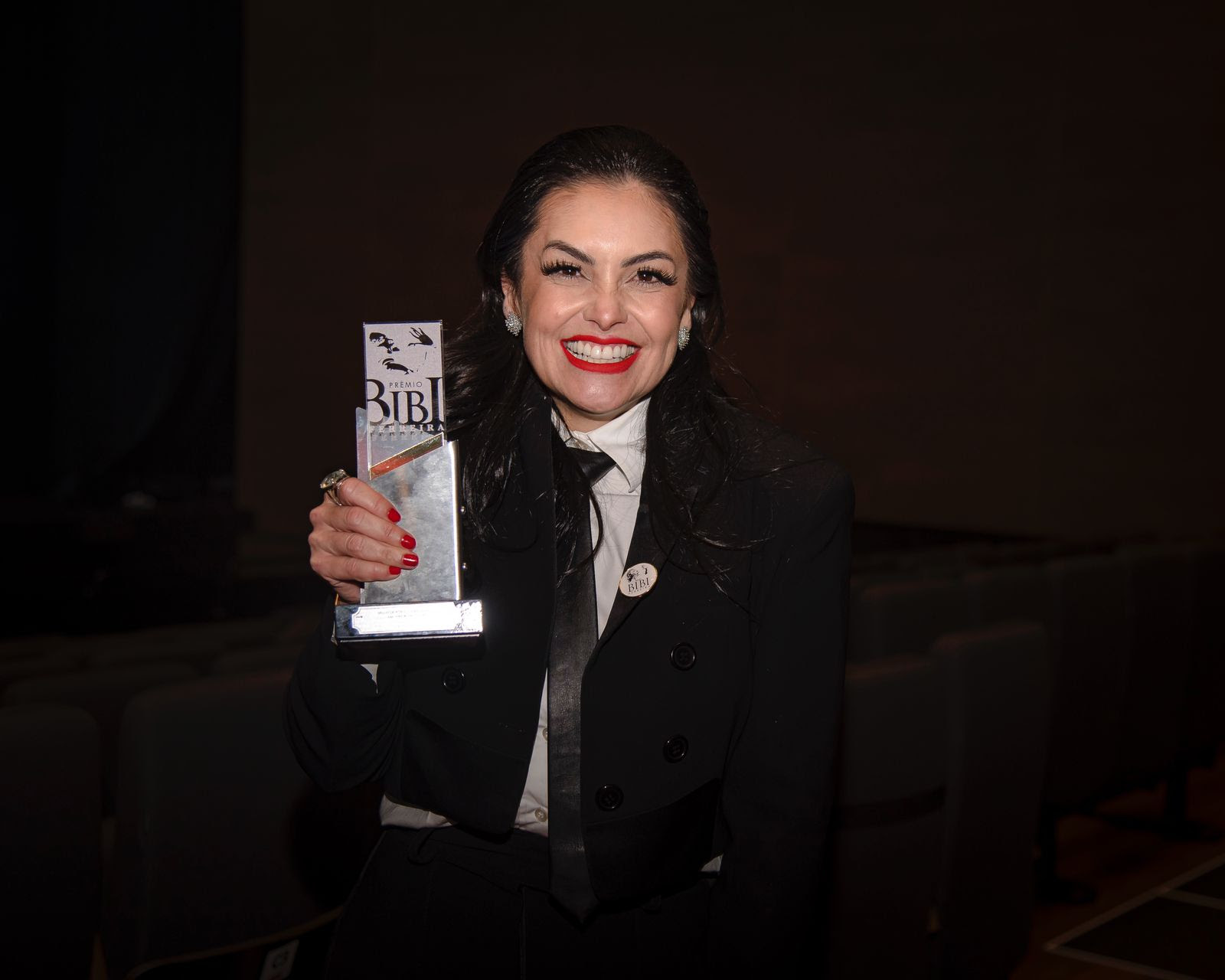 Renata Brás ganha o prêmio Bibi Ferreira