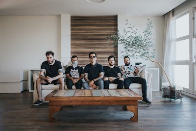 Teto das Nuvens convida Caio Weber (Cefa) na pesada e dinâmica Em Pedaços - imagem 3