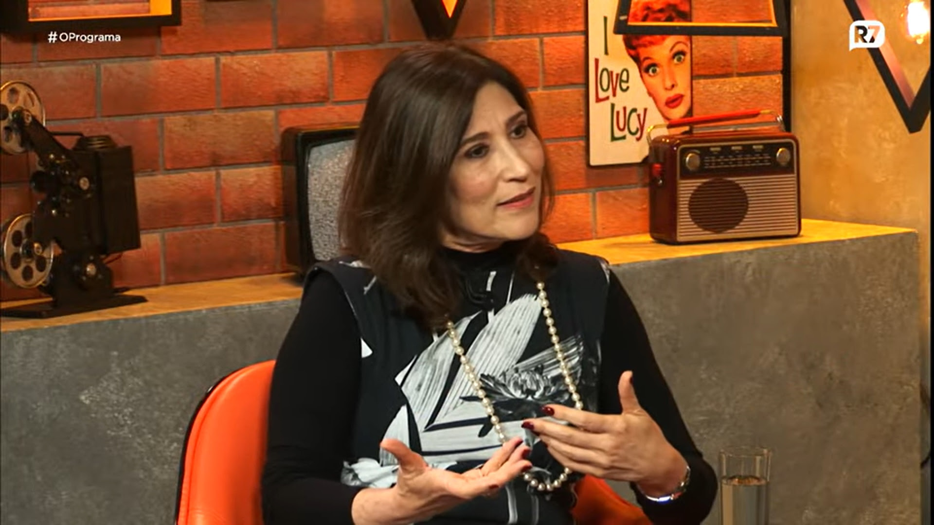 AO R7, BETH GOULART FALA SOBRE LIVRO RECÉM-LANÇADO E CONFESSA PEDIDO DO PAI EM SEU ÚLTIMO TRABALHO COM A MÃE - imagem 4