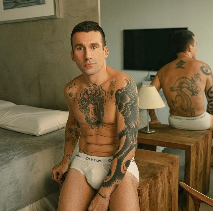 Aos 43 anos, Benjamin Cano fala sobre pressão estética e revela que cresceu com baixa autoestima - imagem 4