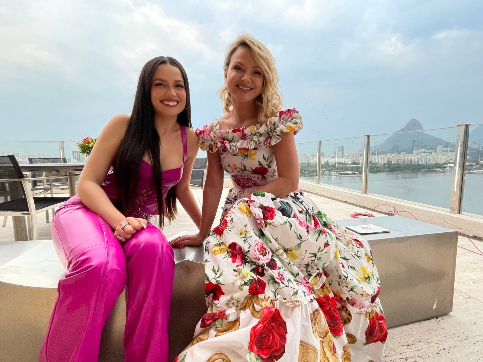 COM JULIETTE E ESTREIA NESTE DOMINGO, ELIANA COMEMORA FUTURO DE SEU PROGRAMA