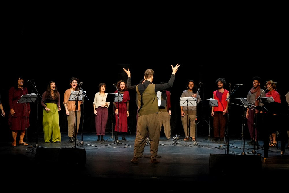 Coral Jovem do Estado enaltece a diversidade em apresentação no Teatro B32