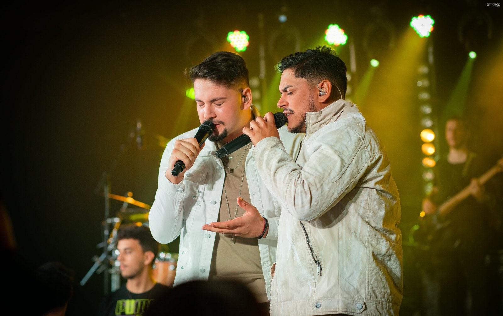 DUPLA CAMPO-GRANDENSE CONQUISTA A MARCA DE 100 MIL OUVINTES NO SPOTIFY