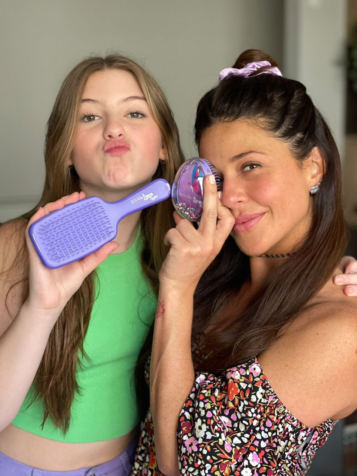 Ela cresceu! Lorena Queiroz está mais alta que Priscila Sol - imagem 3