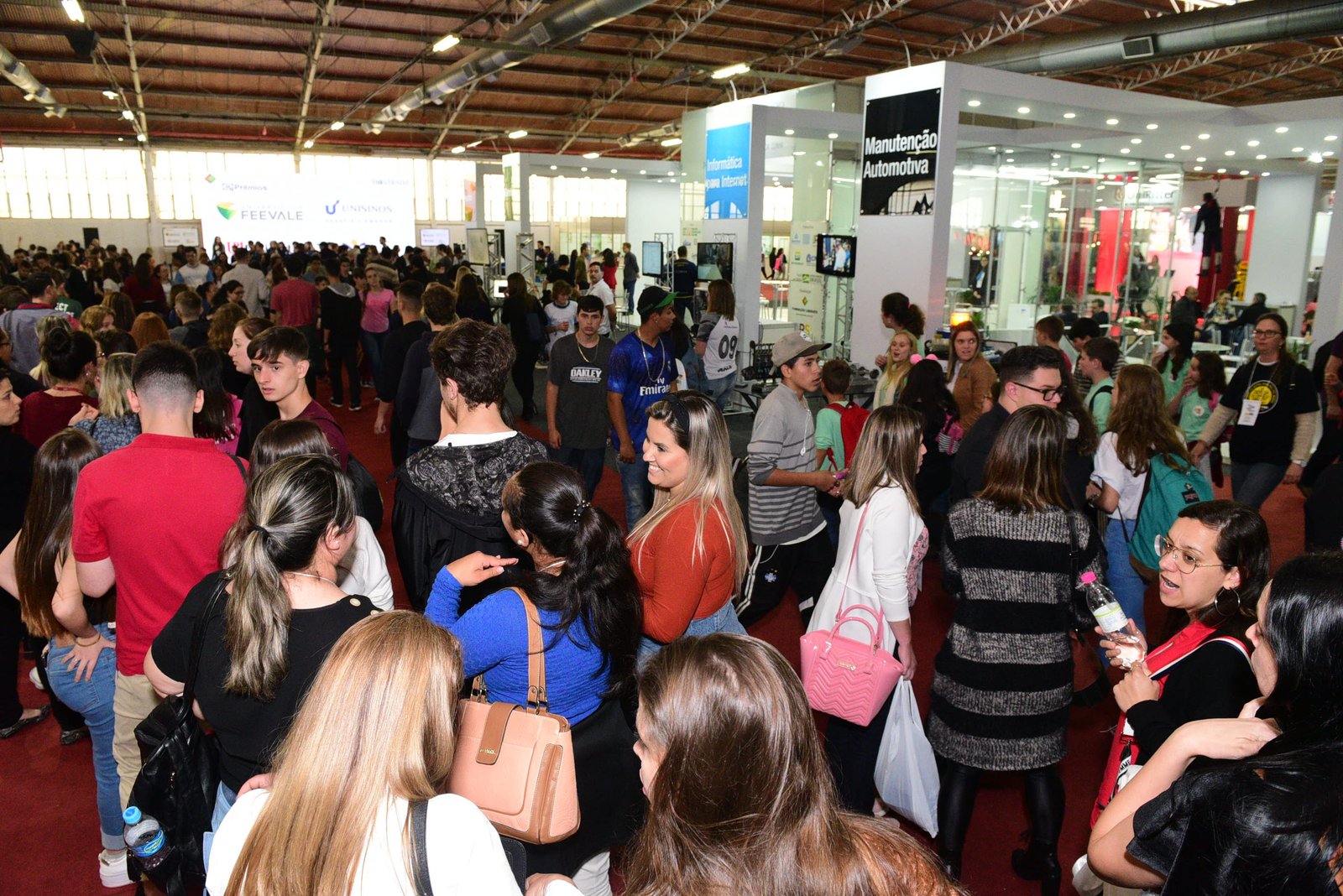 Estudantes de São Paulo participam da Mostratec, a maior feira de ciência e tecnologia da América Latina