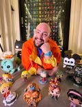 Ator mostra coleção de Funko na Abravalândia