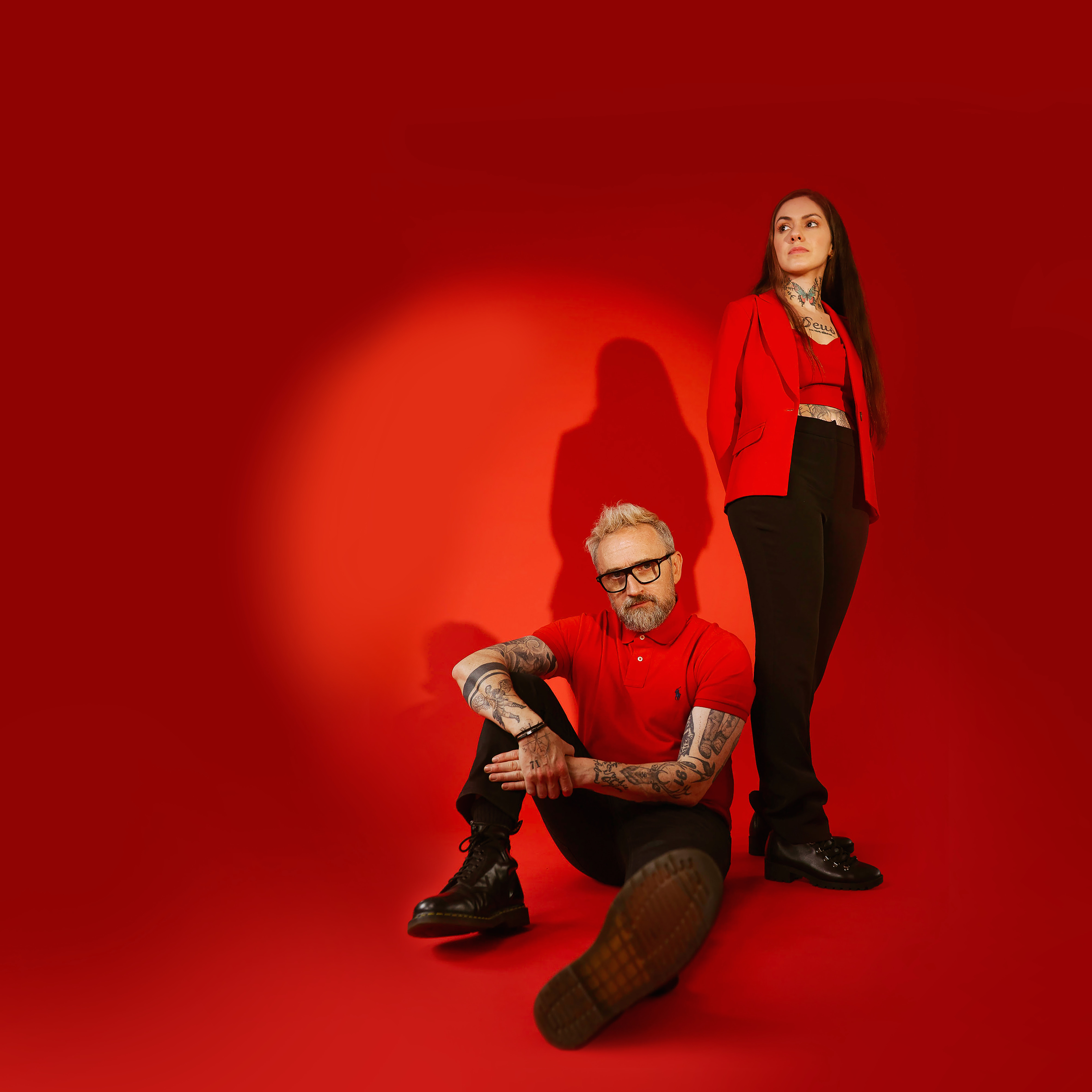 Guitarrista do The Cranberries e cantora brasileira lançam primeiro EP; conheça “The Puro” - imagem 2