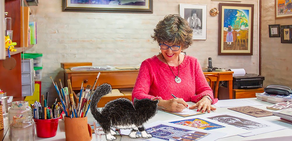 Ilustradora Semíramis Paterno comemora 40 anos de atividades com exposição temática