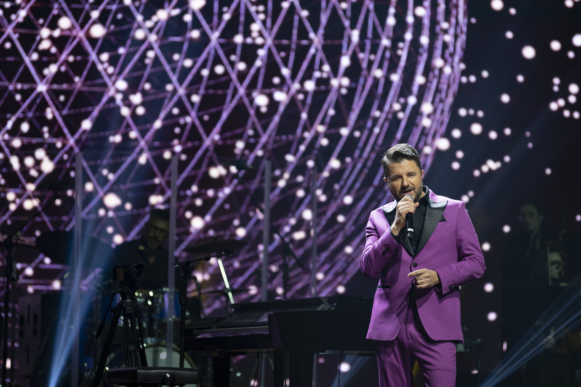 MAURICIO MANIERI E JON SECADA EM UM MEGASHOW COM CLÁSSICOS DA MÚSICA ROMÂNTICA - imagem 6