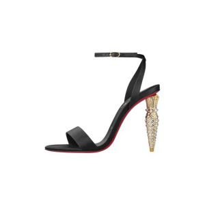 "The Loubi Show": a nova coleção de Christian Louboutin é uma celebração ao trabalho artesanal