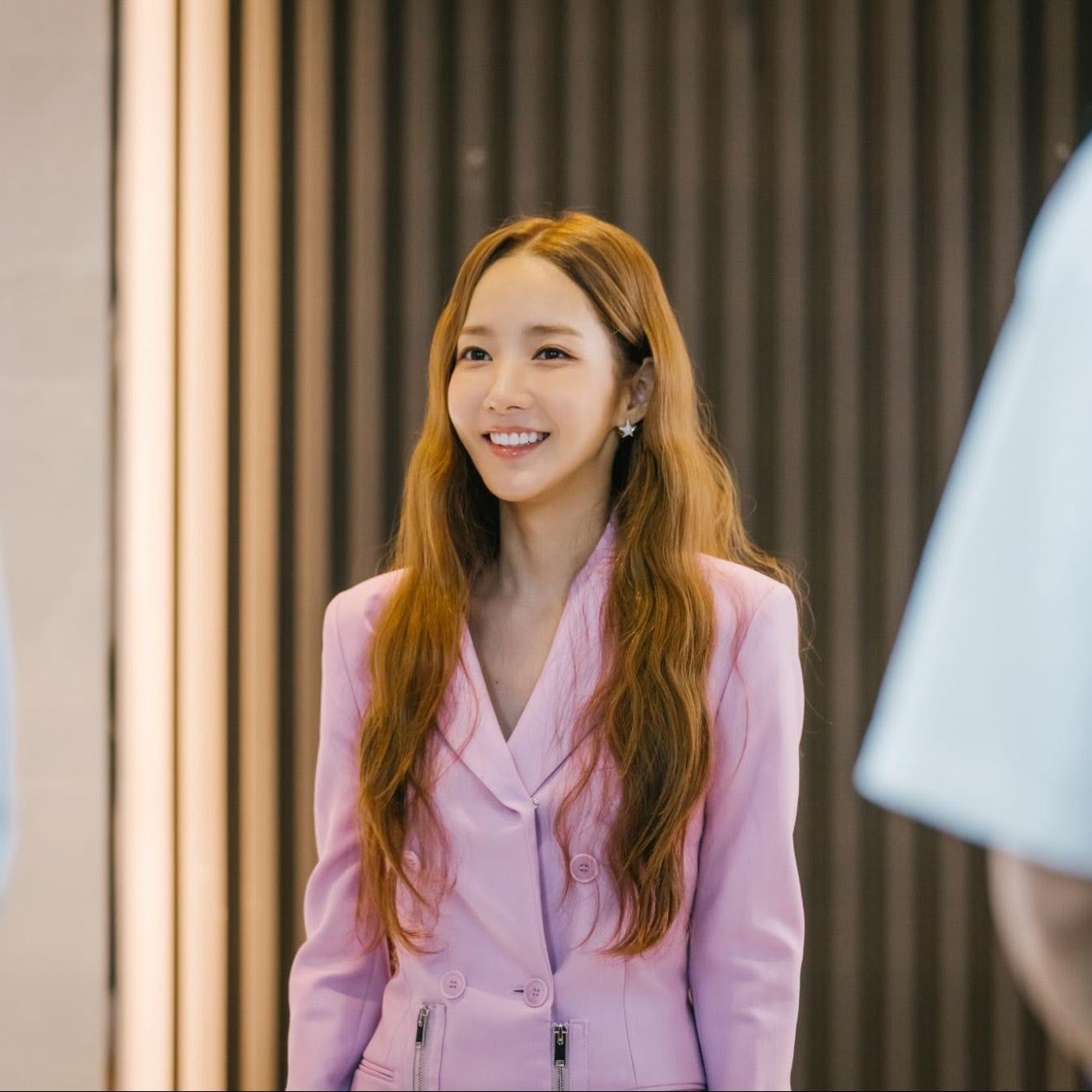 Amor em Contrato: se inspire nos looks usados pelos personagens do famoso dorama - imagem 2