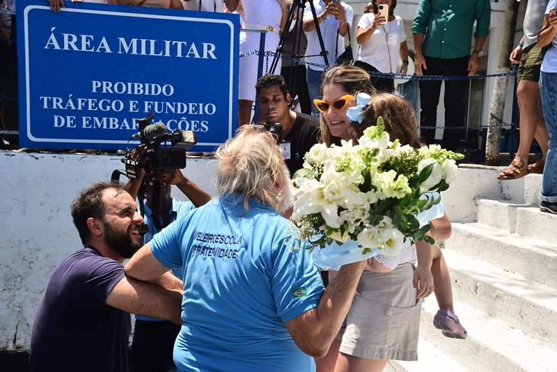 Belov e tripulação desembarcam em Salvador após expedição pelo mar congelado do Ártico