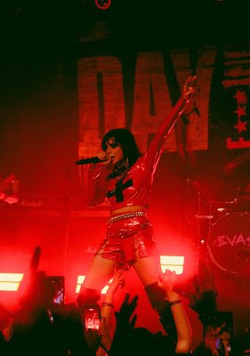DAY LIMNS apresenta novo single de surpresa em festa para 4 mil pessoas