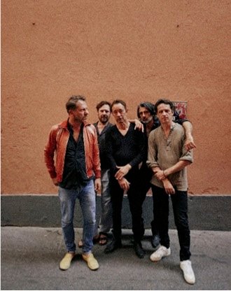 dEUS compartilha novo single ‘Must Have Been New’ - imagem 3