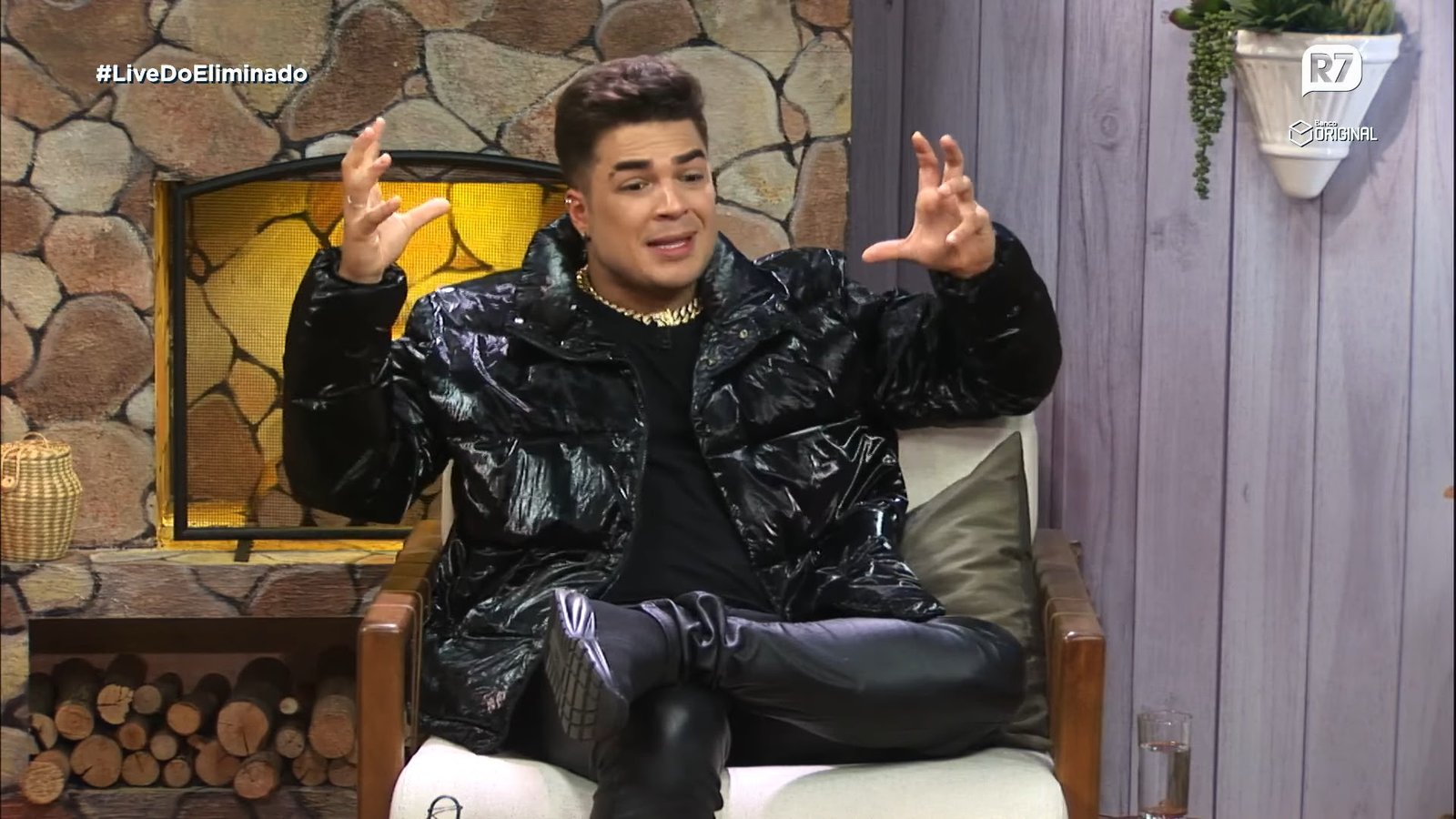 NA “LIVE DO ELIMINADO”, LUCAS SANTOS DISPARA CONTRA PARTICIPANTE: “ELA QUERIA ME CANCELAR” - imagem 2