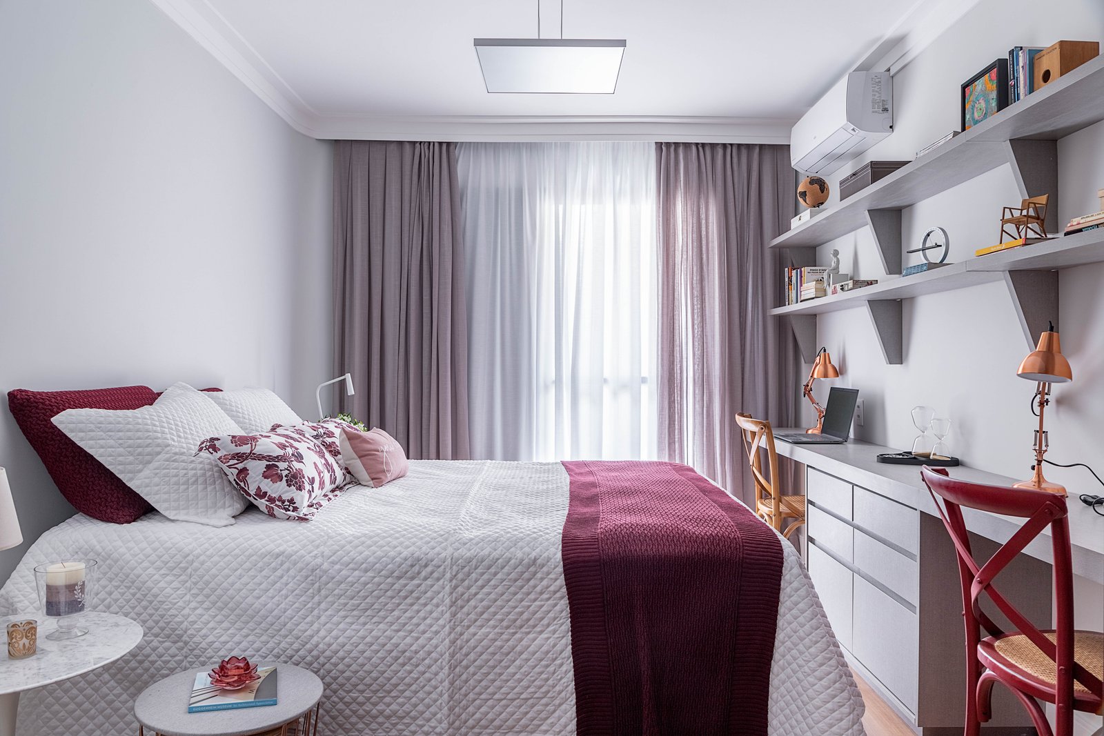 Ambientes com o Viva Magenta, a Cor de 2023, da Pantone - imagem 12